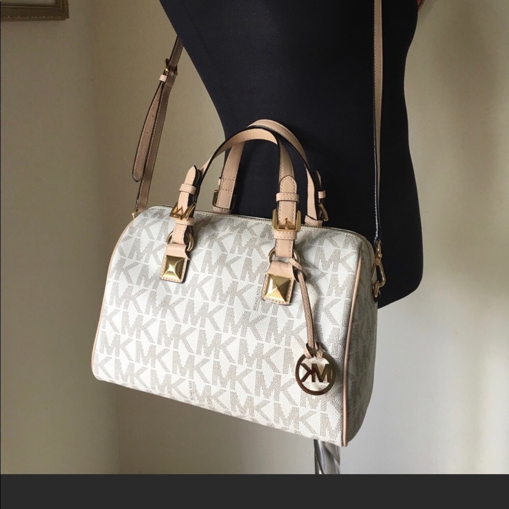 SOLD**Authentic Michael Kors bag